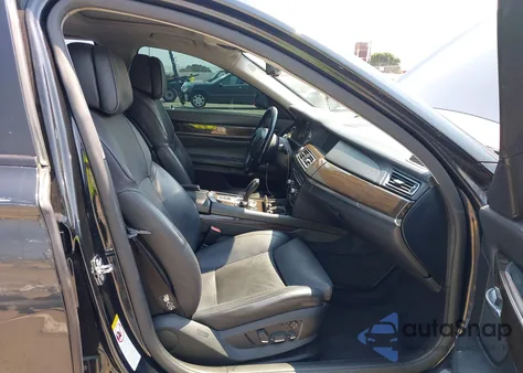 2009 BMW 750Li из США, поврежденный, VIN WBAKB835X9CY58321